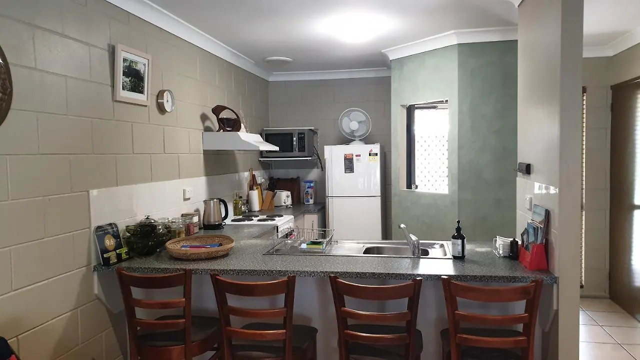 A City Retreat, 2Br Apartment - Reid Park -Townsville 0*, Townsville